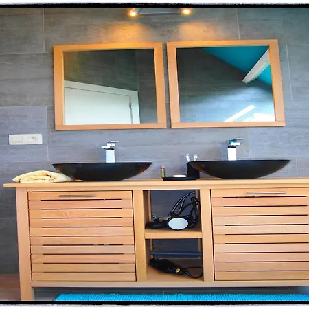 Spacious Home With Games * Ellezelles